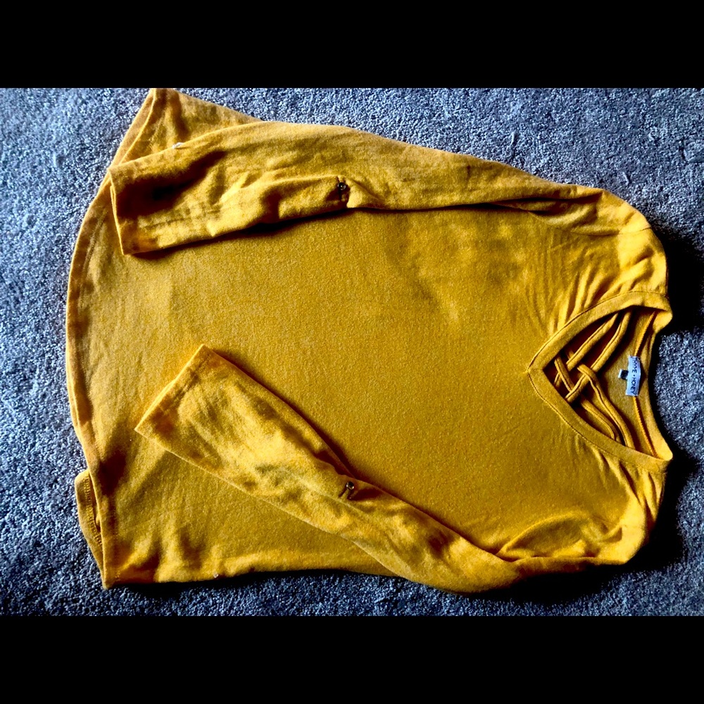 Thyme + Honey Gold women’s tunic sweater, long sleeves